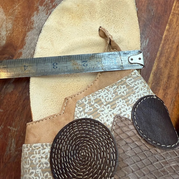 THINK! Brown Leather Birkenstock Sandals Flip Flops Size 39/8.5 (TD) - Picture 11 of 12